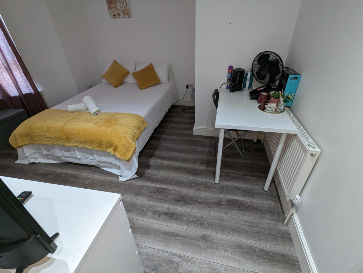 Casa de hóspedes Mile End- Prime Location *